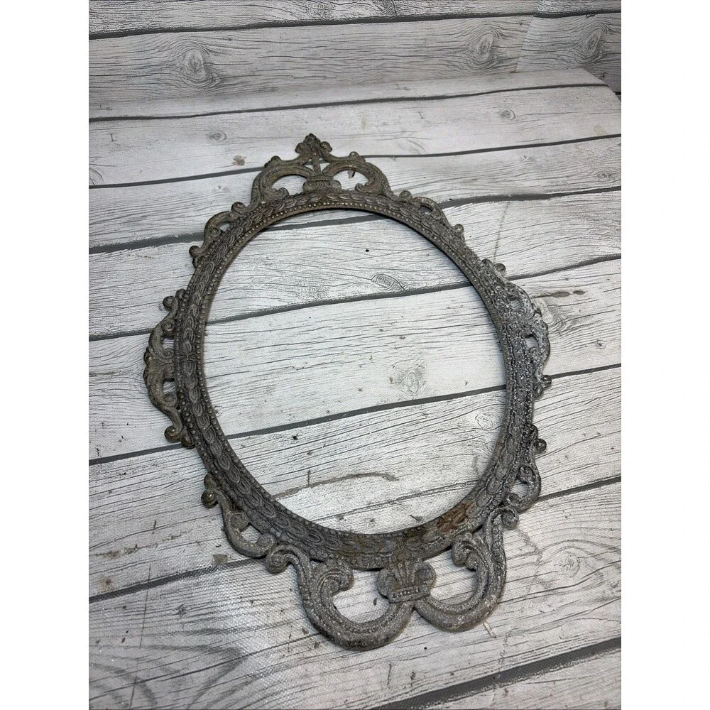 Vintage Italian Gilt Brass Oval Frame Ornate 17”x12” Gold Distressed Gothic